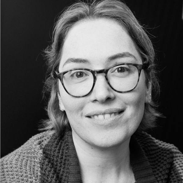 Professor(a) Diana Troper
