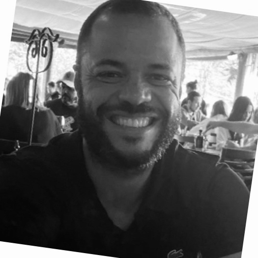 Professor(a) Alessandro Silva