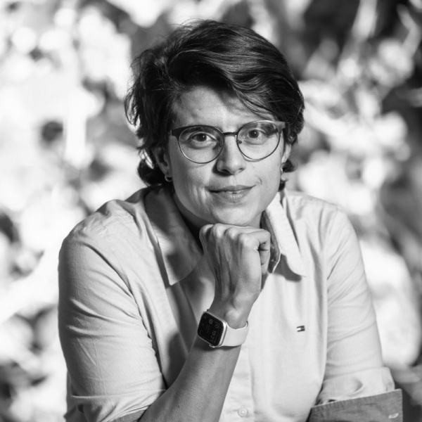 Professor(a) Gabriela Dias